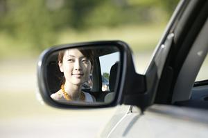 無駄なサービスを省き安くする車検専門店