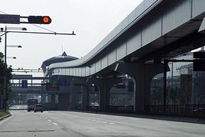 東京でプロフェッショナルの運転手を雇う